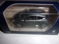 voiture miniature peugeot 5008