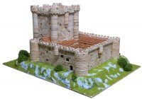 KITS A MONTER Chateau de Fuensaldana (Espagne) - Ech 1/150 - 3000 pcs - 27 x 35 x 18,5 cm - Dif 6,5/10-AEDES1003